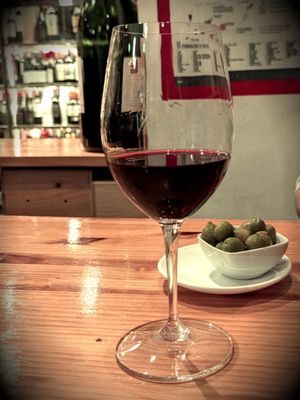 Vinoteca Vides by null