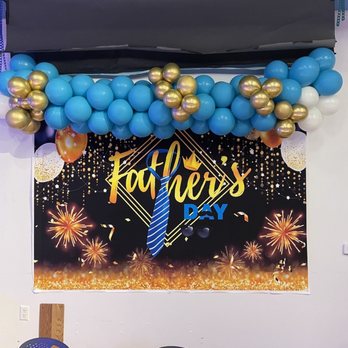 Vicky's Party & Decor - Father's Day garland - Party & Event Planning Near Me