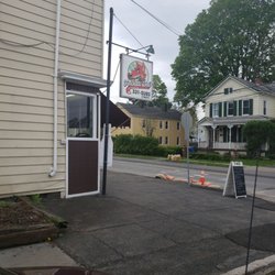 Foxhall Deli - Outside