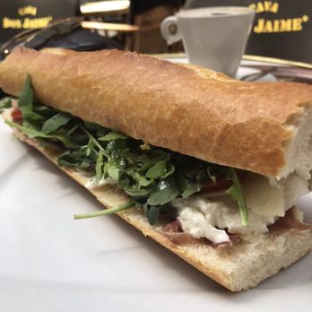 Mokafé Taverne - Baguette with Italian ham, mozzarella, arugula, pesto and parmesean - Tea Rooms Near Me - Brussels, BRU