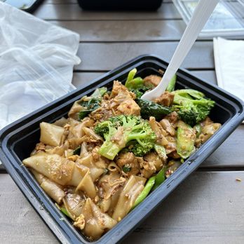 Bahn Thai - Pad kee mow - Thai Near Me - San Diego, California Bahn Thai - Pad kee mow - Thai Near Me - San Diego, California
