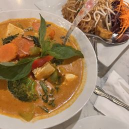 22. Panang 40. Phad Thai