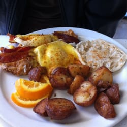 Shashy's Bakery & Fine Foods - Eggs Benedict & fried green tomatoes