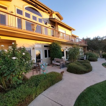 High Ridge Manor - Bed & Breakfast Near Me - Paso Robles, California