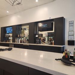 Sip and Style - The bar