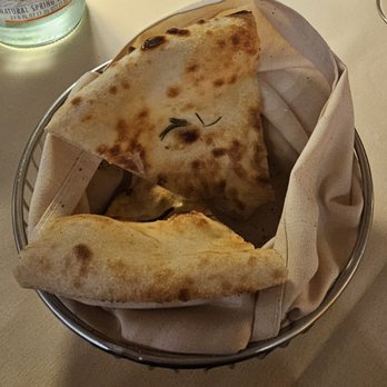 La Piazza - Complimentary focaccia - Pizza Near Me - New York, New York La Piazza - Complimentary focaccia - Pizza Near Me - New York, New York