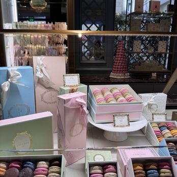 Ladurée - Macarons Near Me - Paris, 75