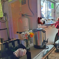 Taste Of Levant - Hot tea table with fresh flowers