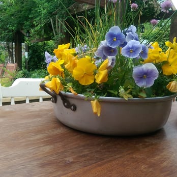Altamont Gardens - Table decoration in the Cafe - Parks Near Me - Tullow, CW