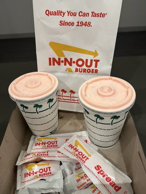 In-N-Out Burger by null
