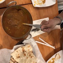 Lazeez - Naan with Nihari