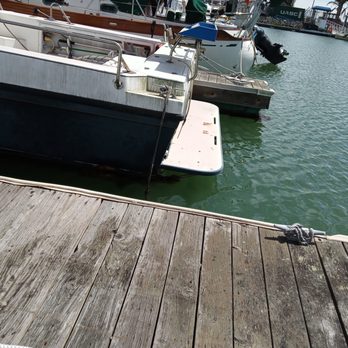 Emery Cove Marina - Marinas Near Me - Emeryville, California