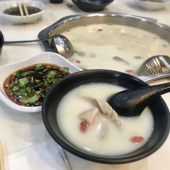 Duo-Pot 一鍋兩吃 - Pork stomach and chicken soup .yummy yummy .. I go here once a week. Their food are very good quality worth the price . . - Szechuan Near Me - Rowland Heights, California