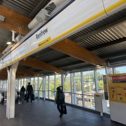 Renfrew Station - Platform sign~