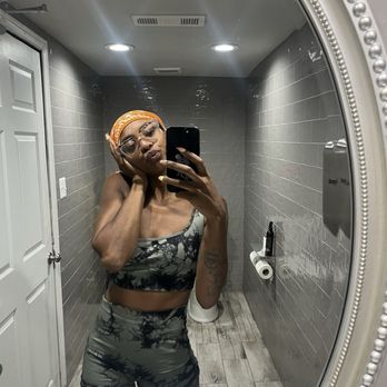 Mixxed DC - Mirror selfie - Burgers Near Me - Washington, DC, District of Columbia