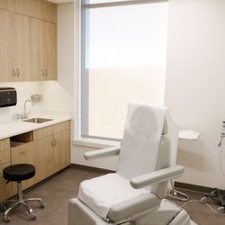 Scenic Dermatology - Patient Room