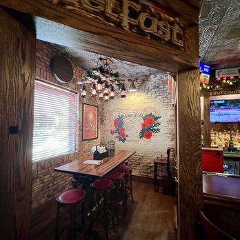 Gus' Snug - Irish Pub Near Me - Clawson, Michigan