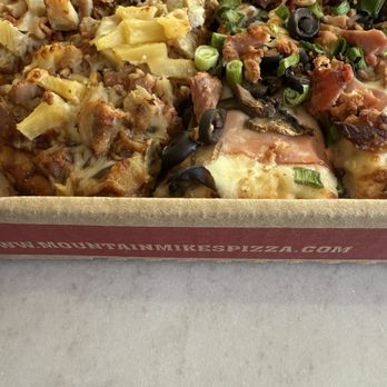 Mountain Mike's Pizza - Pineapple Chicken Luau Sizzlin' Bacon Classic - Pizza Near Me - Roseville, California Mountain Mike's Pizza - Pineapple Chicken Luau Sizzlin' Bacon Classic - Pizza Near Me - Roseville, California