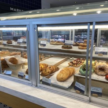 Paris Baguette - Full pastry case - Bakeries Near Me - Northvale, New Jersey Paris Baguette - Full pastry case - Bakeries Near Me - Northvale, New Jersey