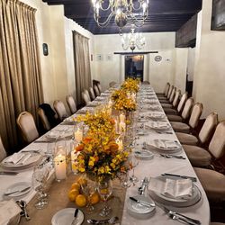 La Hacienda de los Morales - Dinning table