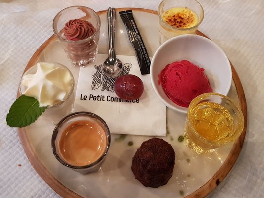 Le Petit Commerce by null