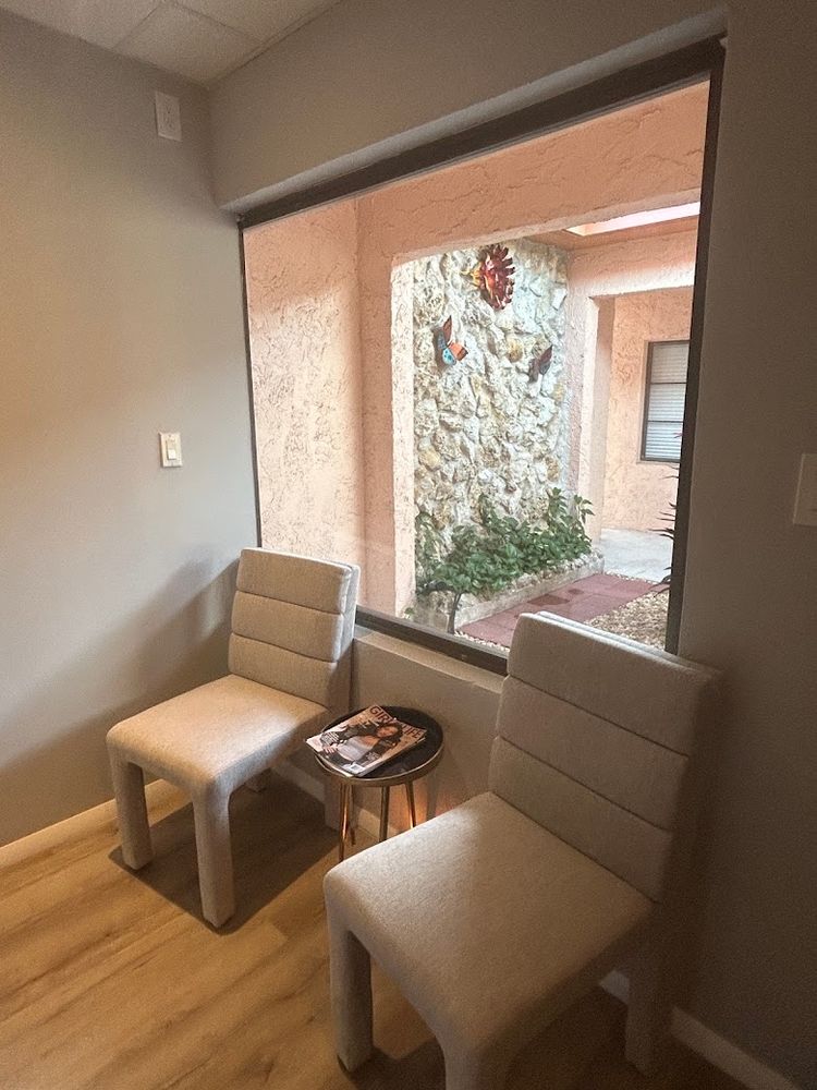 Naples Salon & Day Spa Logo