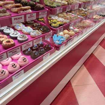 Pinkbox Doughnuts - Donuts Near Me - Primm, Nevada