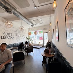 Suite Habana Cafe - Inside seating