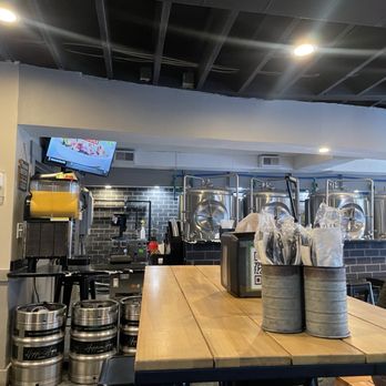 Hippin Hops Brewpub & Oyster Bar - Seafood Near Me - Atlanta, Georgia