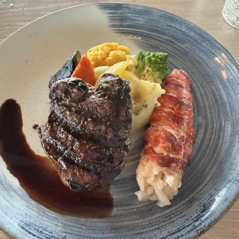 Narcoossee's - Surf & Turf* - New American Near Me - Lake Buena Vista, Florida