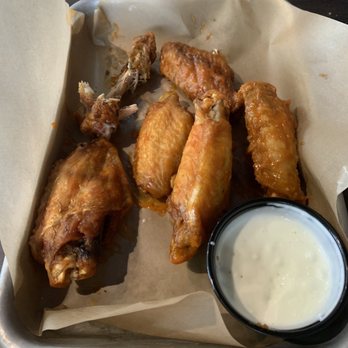 Buffalo Wild Wings - Spicy garlic - Sports Bars Near Me - Columbus, Ohio Buffalo Wild Wings - Spicy garlic - Sports Bars Near Me - Columbus, Ohio
