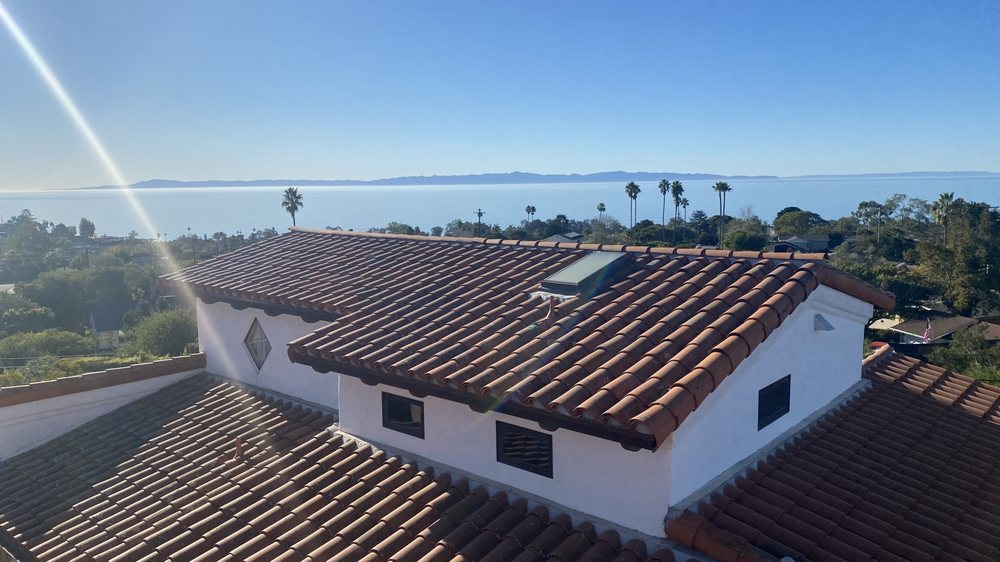 Slide of A&M Roofing and Gutters