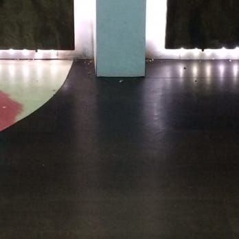 Marble Slab Creamery - Dirty floors - Ice Cream & Frozen Yogurt Near Me - Lufkin, Texas