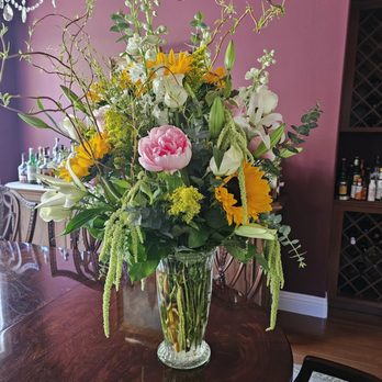 Conroy's Flowers - Mother's Day arrangement. - Floral Designers Near Me - Newport Beach, California Conroy's Flowers - Mother's Day arrangement. - Floral Designers Near Me - Newport Beach, California