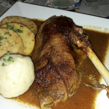 Pozi's - Gansl mit Erdäpfel- und Serviettenknödel - Austrian Near Me - Vienna, 9