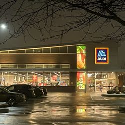 ALDI - Exterior at night