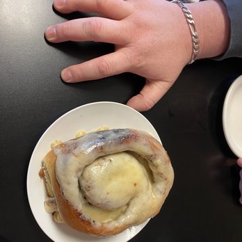 Hungry Hunter Restaurant - Homemade cinnamon roll - Breakfast & Brunch Near Me - Branson, Missouri