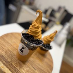 L'moon Creamery - Pasadena - Thai tea ice cream with boba