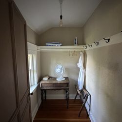 Stout's Island Lodge - Closet