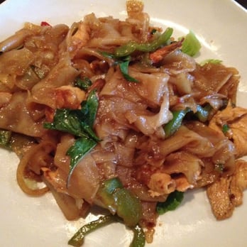 Origin French Thai - Pad Kee Maow (wide rice noodles with chicken, shrimp & veg) - Thai Near Me - Basking Ridge, New Jersey