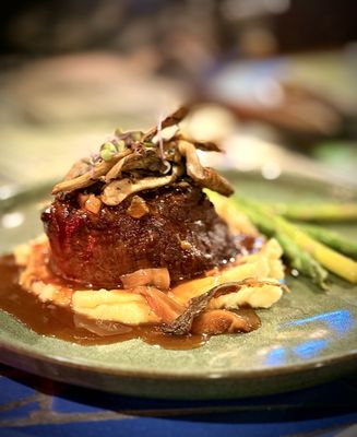 Robin's Restaurant by null