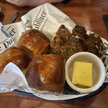 The Dubliner - Bread & butter appetizer - decent - Irish Pub Near Me - Boston, Massachusetts