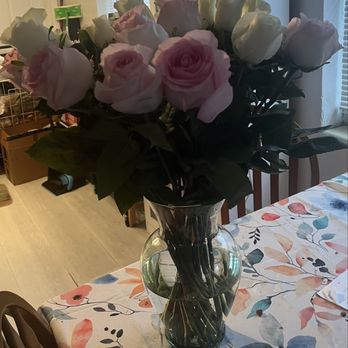 Mia Creative Flowers - Florists Near Me - Sunny Isles Beach, Florida