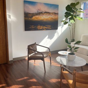 KIT Wellness - Enjoy the comfort of our waiting room while we check you in for your appointment - Counseling & Mental Health Near Me - San Diego, California KIT Wellness - Enjoy the comfort of our waiting room while we check you in for your appointment - Counseling & Mental Health Near Me - San Diego, California