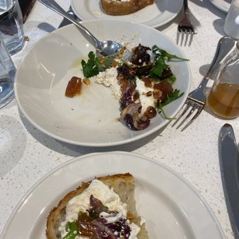 La Pecora Bianca UES - The burrata! (wish it came with 4 instead of 2 pieces of bread) - Italian Near Me - New York, New York La Pecora Bianca UES - The burrata! (wish it came with 4 instead of 2 pieces of bread) - Italian Near Me - New York, New York