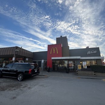 McDonald's - a car parked in front of a mcdonald's - Fast Food Near Me - Scarborough, Ontario McDonald's - a car parked in front of a mcdonald's - Fast Food Near Me - Scarborough, Ontario