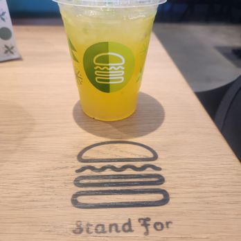 Shake Shack St. John's Town Center - Kiwi Lemonade - Hot Dogs Near Me - Jacksonville, Florida Shake Shack St. John's Town Center - Kiwi Lemonade - Hot Dogs Near Me - Jacksonville, Florida