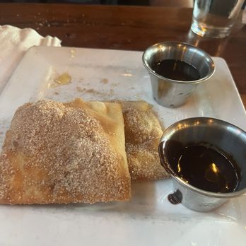 El Monumento - Sopaipillas with chocolate and honey - Mexican Near Me - Georgetown, Texas