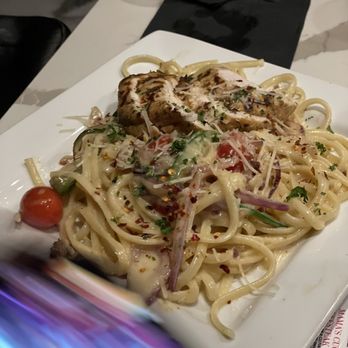 Lov3 Houston - Chicken pasta - Cocktail Bars Near Me - Houston, Texas