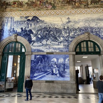 Estação de São Bento - This Azuelo tell the history of the city - Train Stations Near Me - Porto, 13 Estação de São Bento - This Azuelo tell the history of the city - Train Stations Near Me - Porto, 13